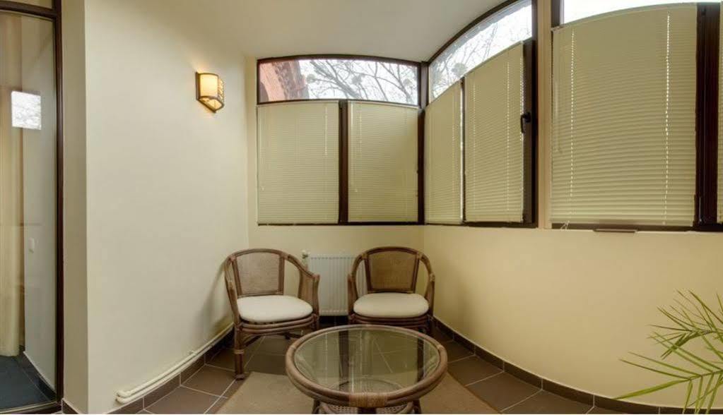 Four Rooms Mini-Hotel Харков Екстериор снимка